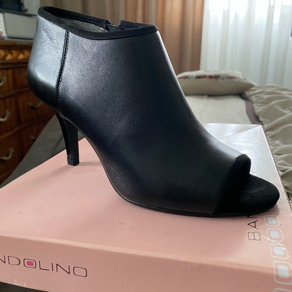 Bandolino Womens Maiba Black Open Toe Zipper Stiletto Ankle Booties. 6.5M